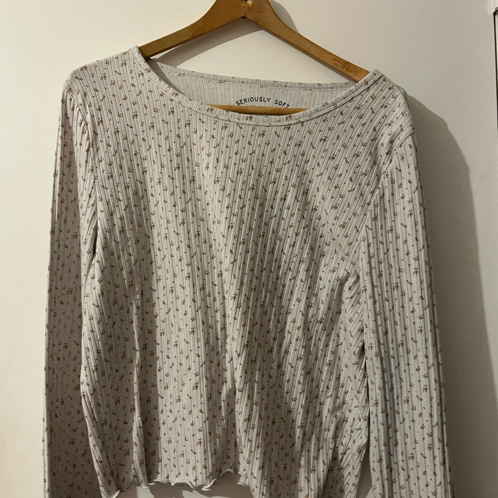Aeropostale Cream Patterned Long Sleeve Tee